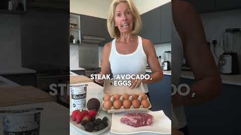 These are the 5 foods I eat everyday to stay slim on menopause!